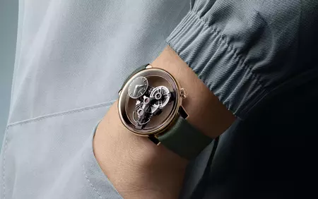 SP ONE ROSE GOLD WRIST SHOT