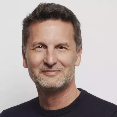 MAXIMILIAN BUSSER PORTRAIT 3