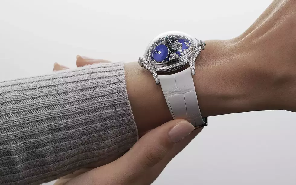 INTIMATE TIME INDICATION